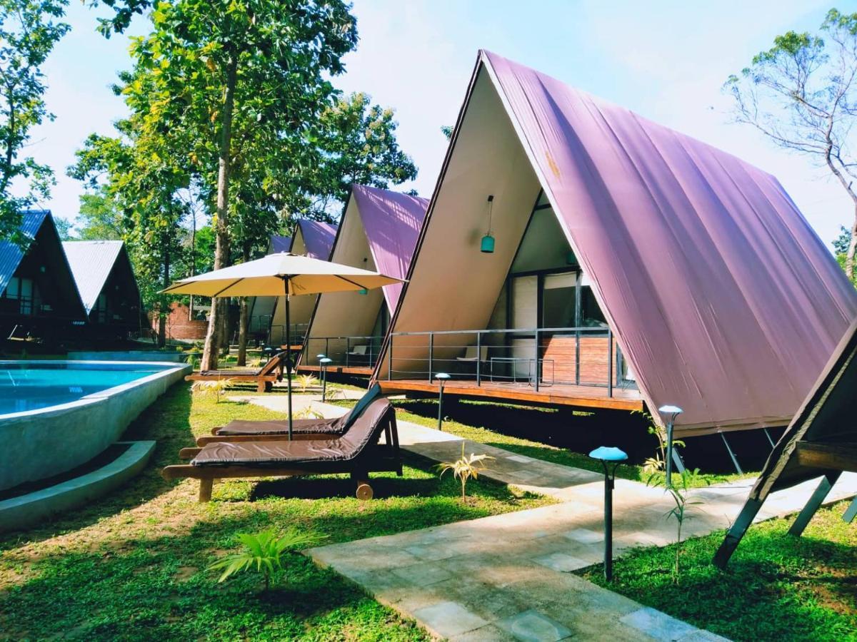 Kottawatta River Bank Resort อุดาวาลาเว ภายนอก รูปภาพ