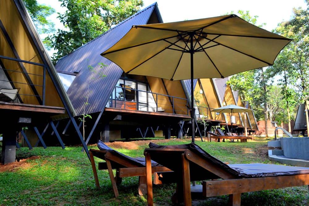 Kottawatta River Bank Resort อุดาวาลาเว ภายนอก รูปภาพ