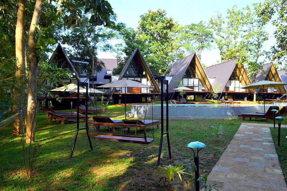 Kottawatta River Bank Resort อุดาวาลาเว ภายนอก รูปภาพ