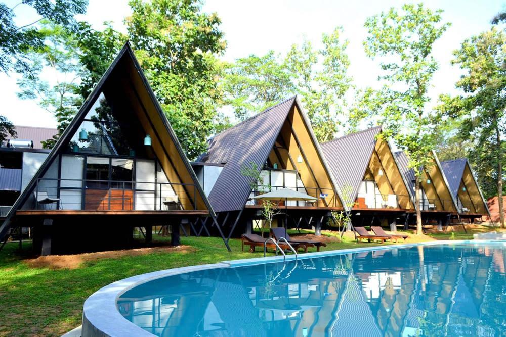 Kottawatta River Bank Resort อุดาวาลาเว ภายนอก รูปภาพ