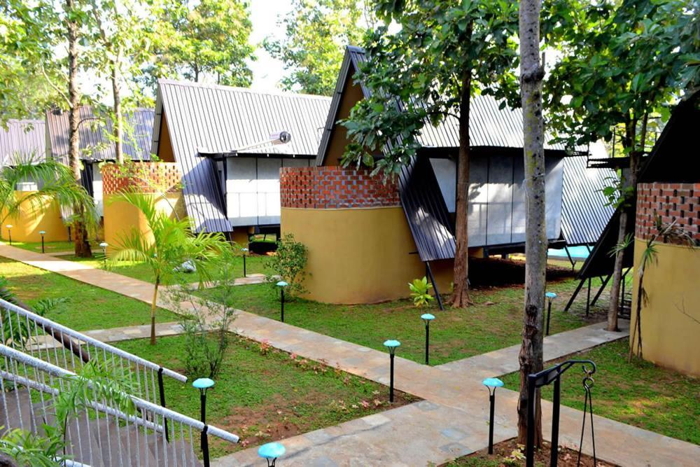 Kottawatta River Bank Resort อุดาวาลาเว ภายนอก รูปภาพ