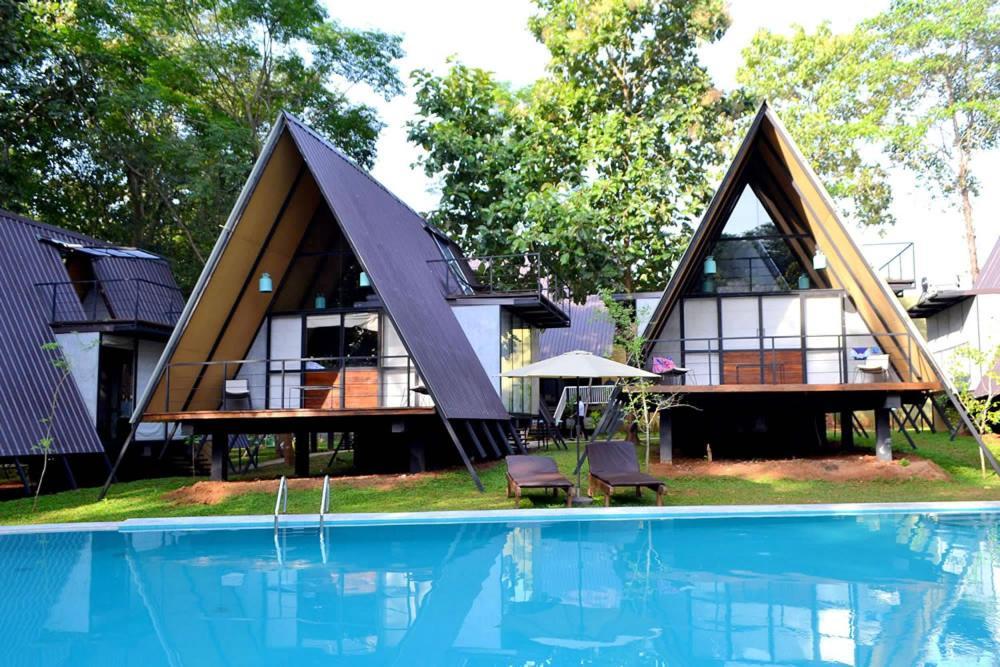 Kottawatta River Bank Resort อุดาวาลาเว ภายนอก รูปภาพ