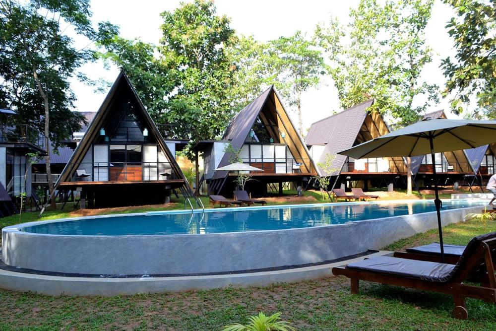 Kottawatta River Bank Resort อุดาวาลาเว ภายนอก รูปภาพ