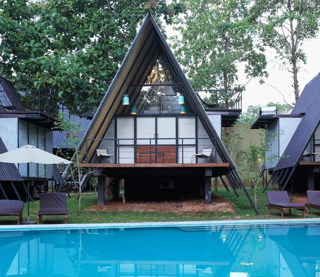 Kottawatta River Bank Resort อุดาวาลาเว ภายนอก รูปภาพ